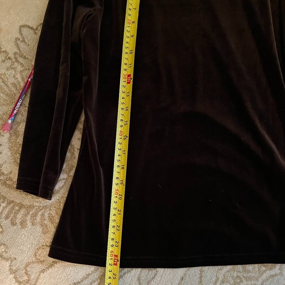 Linda Leal dark brown velvet turtleneck - Picture 2 of 3